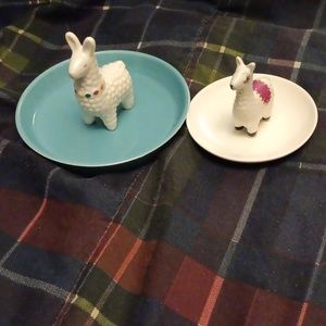 Llama jewelry holders